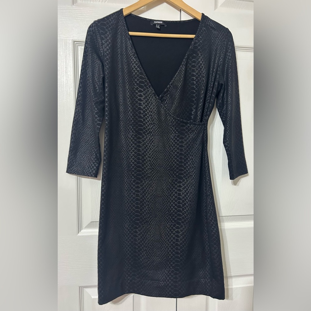 EXPRESS Women’s Black Snakeskin Faux Wrap Dress 3/4 Sleeves Bodycon Size S